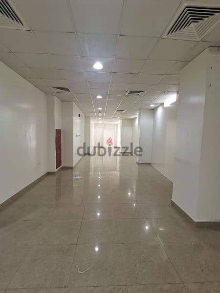 Showroom for rent in Al khuwair 1