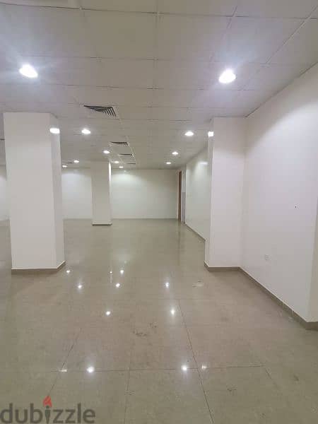 Showroom for rent in Al khuwair 3