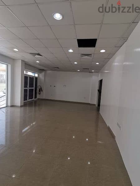 Showroom for rent in Al khuwair 7