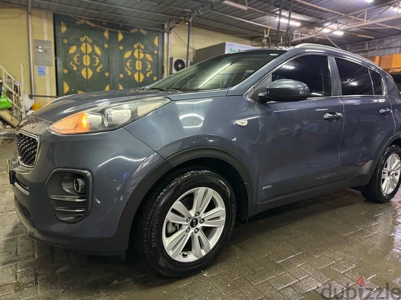 Low milage 2016 kia sportage 67 k only lady use 8