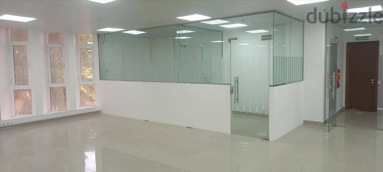 6Me1 Fabulous offices for rent in Qurum near Grand Hayat 2