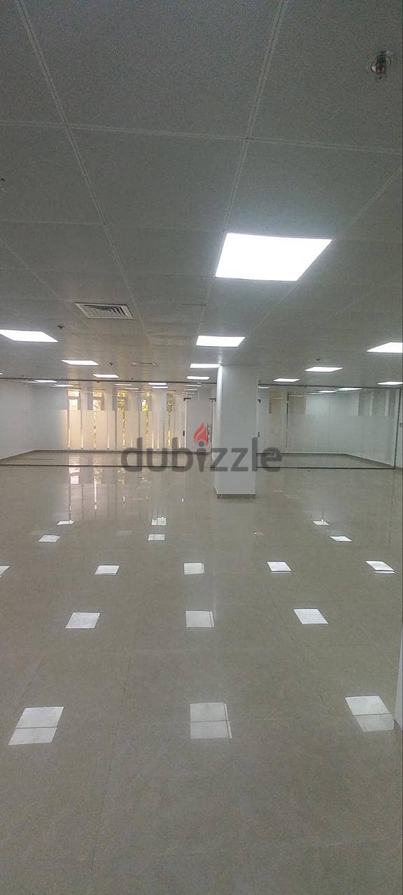 6Me1 Fabulous offices for rent in Qurum near Grand Hayat 6