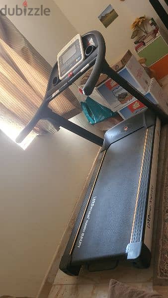 Imported Heavy duty Treadmill in Excellent condition for sale 1