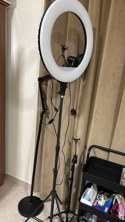 Led Ring Light 21 Inch with good strong tripod, 20 omr