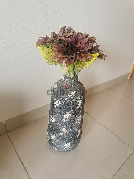 flower Vase and Wall decor for sale 0