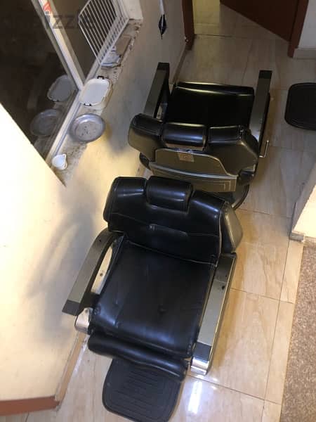 For Sale: Set of 3 Black Luxury Spa Chairs 6