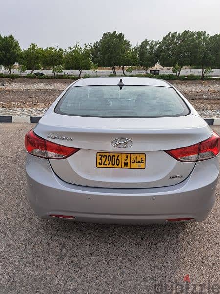 Hyundai Elantra 2012 1