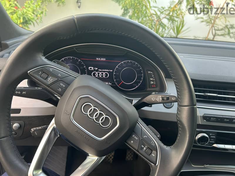 Audi Q7 2019 full option under warranty 1