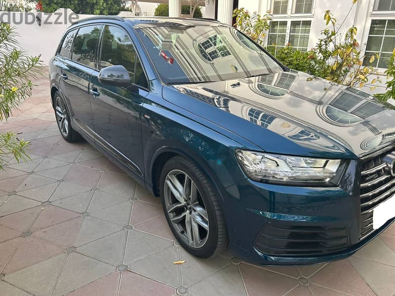 Audi Q7 2019 full option under warranty 5