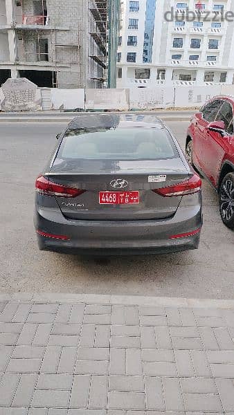 Hyundai Elantra 1