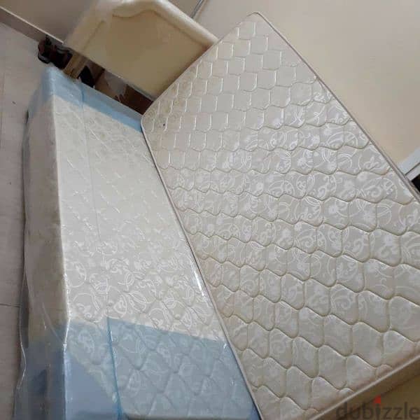 bed with matress سرير مع ا لمرتبة 0