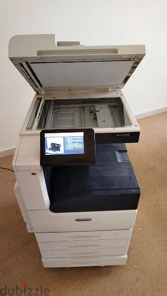 طابعة xerox - versalink C7030 شبه جديده 9