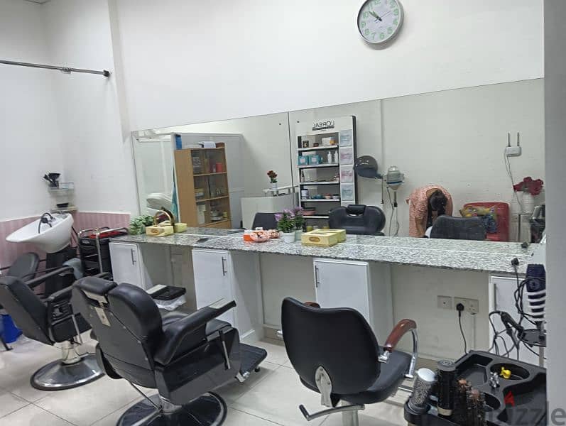 running ladies Salon for sale muscat 1