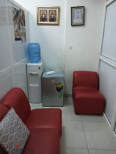 running ladies Salon for sale muscat 2