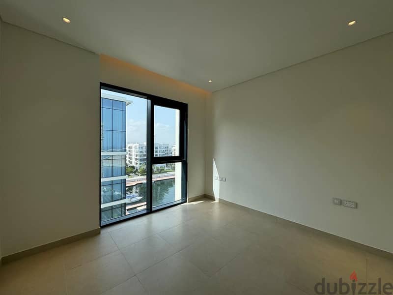 2 BR Stunning Apartment in Al Mouj with Sea & Marina View 5