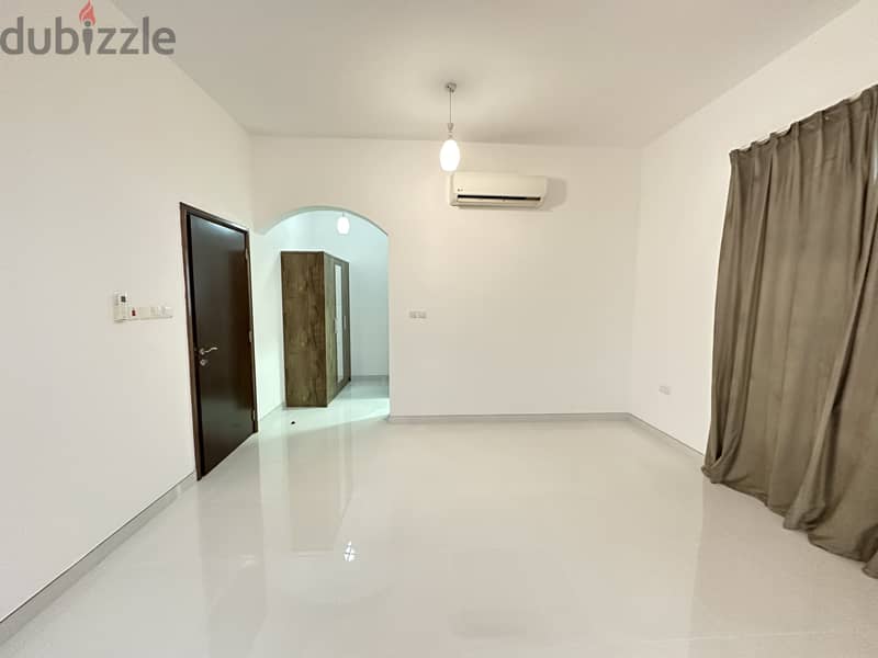 Luxurious 5+1 BHK Villa for Rent at Ansab – Prime Location! 10