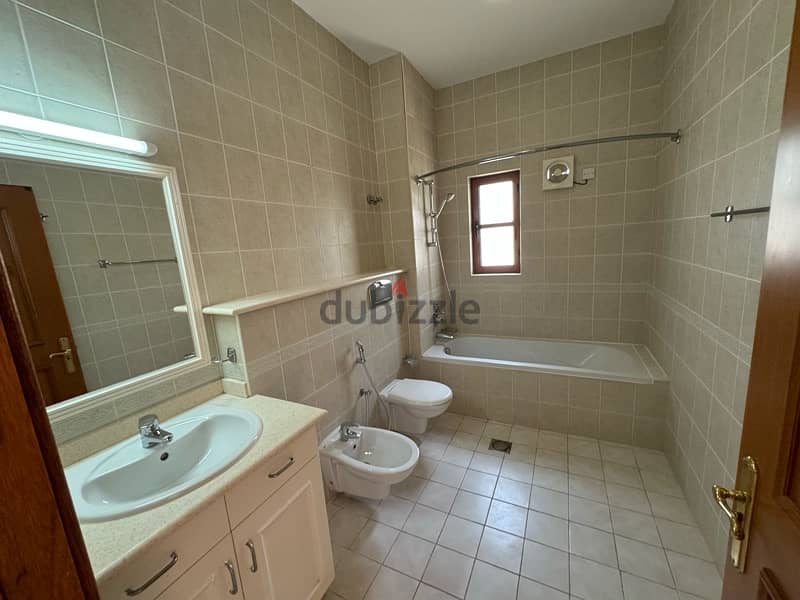 highly recommend 5+1bhk for rent in qurum heights 10