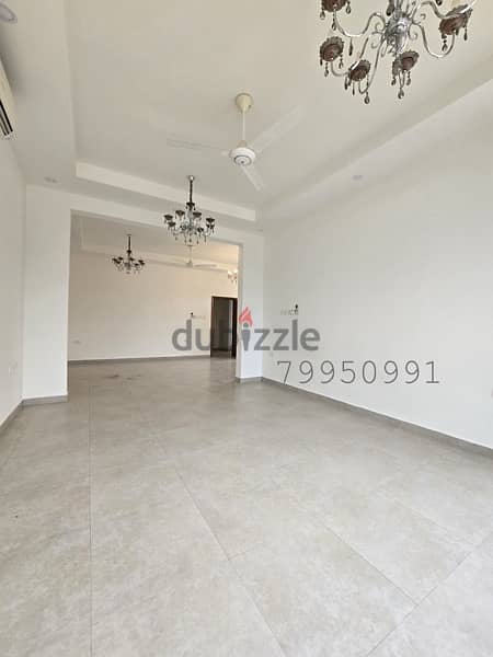 AL KHUWAIR | BEAUTIFUL UN-FURNISHED 4+1 BR VILLA 4