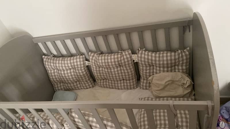 IKEA baby crib in very good condition. 0