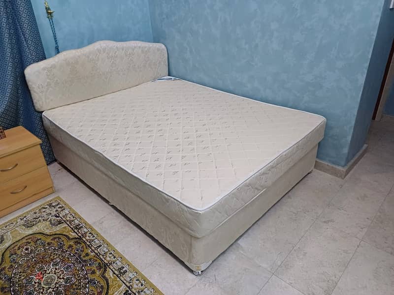 Qeen Size Bed Set (200x150x20 cm) 2