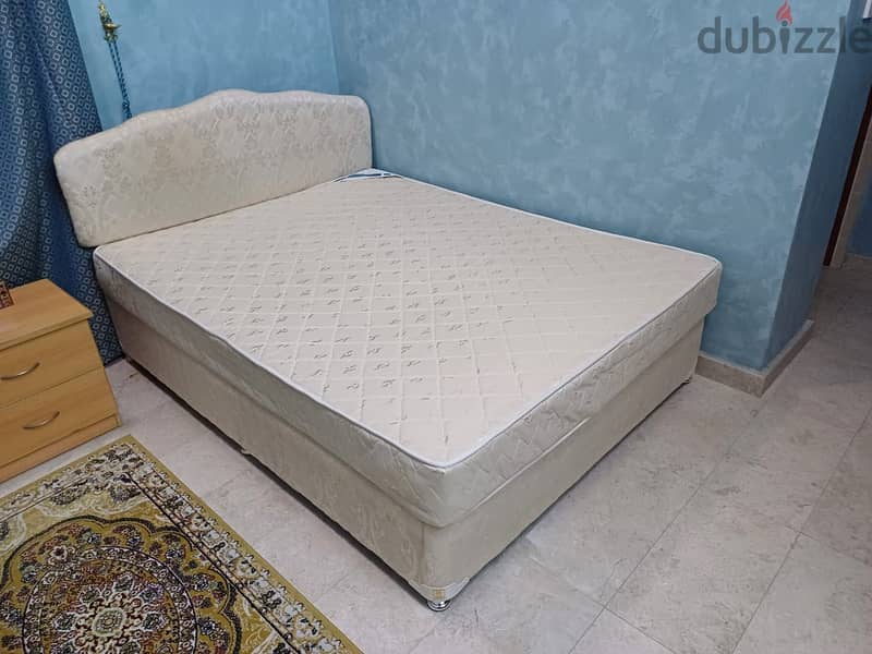 Qeen Size Bed Set (200x150x20 cm) 5