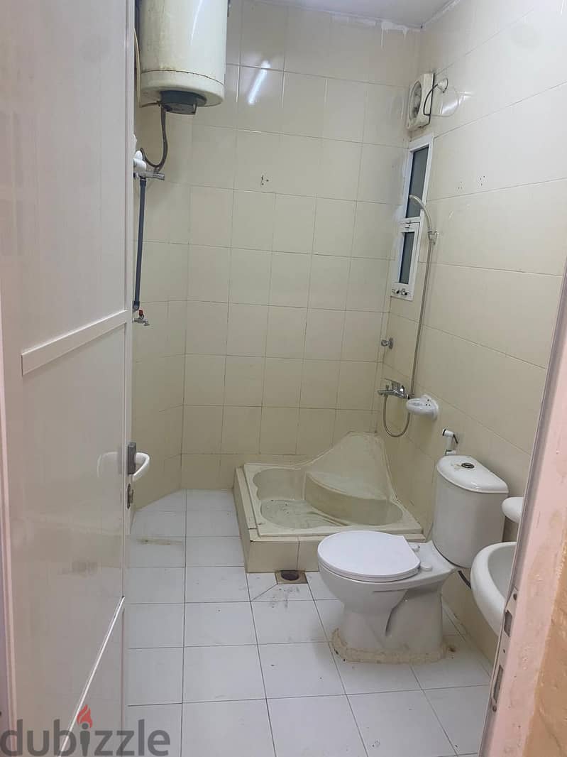 Flat for rent in Al Hail 1