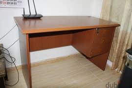 STUDY/COMPUTER TABLE FOR SALE. SOHAR. OMR 11.91707855.