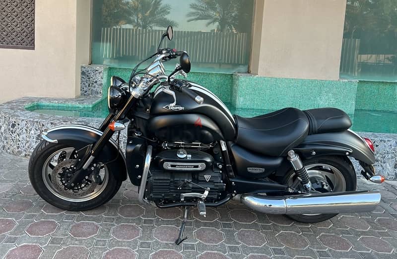 Triumph Rocket III Roadster 3