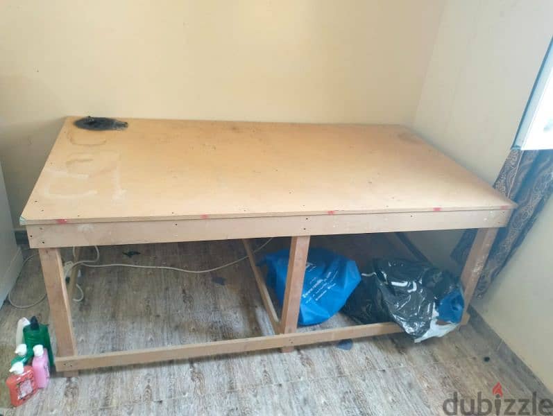 BIG IRON TABLE URGENT SALE IN BARKA 0