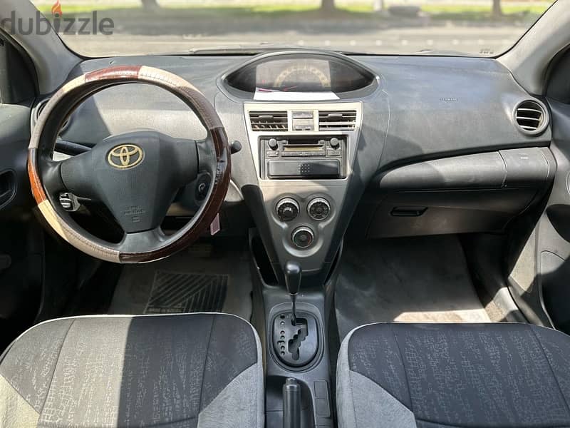 Toyota Yaris 2010 5