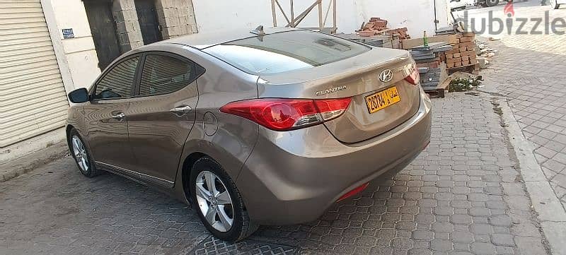 Elantra 4