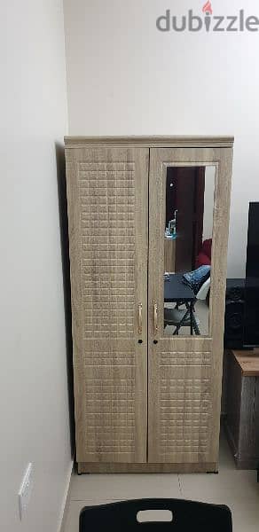 wardrobe only used for 1 month