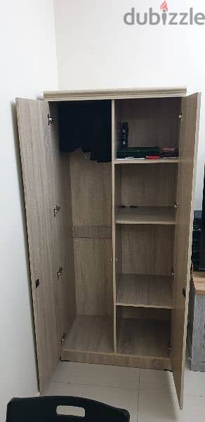 wardrobe only used for 1 month 2