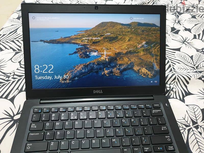 Dell latitude e7280 i5 7th gen 8gb ram. 256gb ssd 8