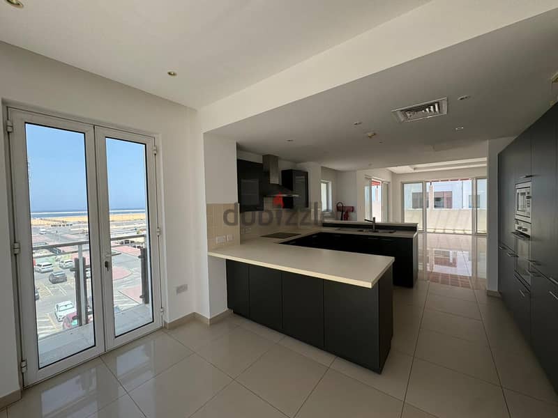 3 BR Fantastic Penthouse Apartment with Balconies In Al Mouj 5