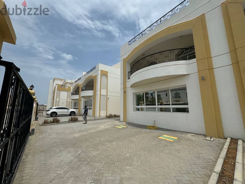 SR-MZ-594"Sea Side Villa is located in a compound in Al Hail North 0