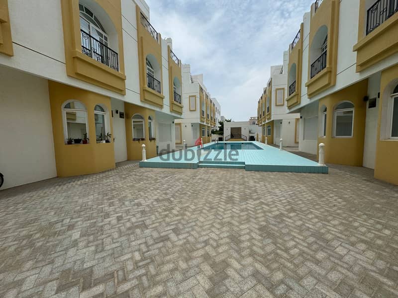 SR-MZ-594"Sea Side Villa is located in a compound in Al Hail North 1