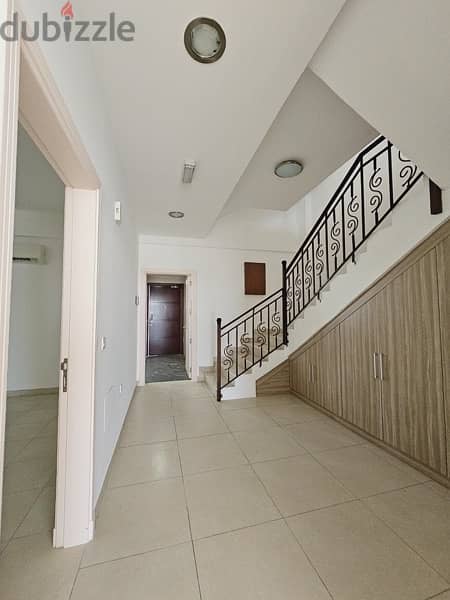 Luxury townhouse for rent in Al Qurm, price 550 OMR 3