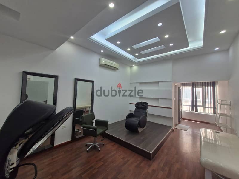 5 BR Amazing Villa in Mawaleh for Sale 3