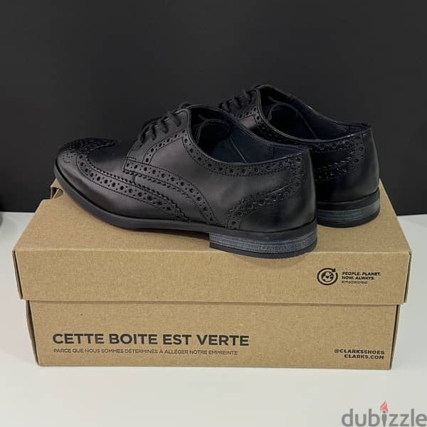 Brand New CLARKS Classic Brogue Leather Shoes 1