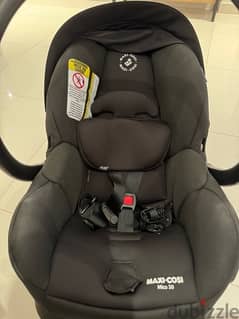 Maxi-Cosi Car Seat with Stand 0