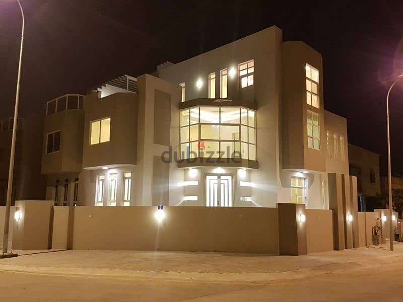 Luxury Villa at Awqad فيلا راقية للايجار 14