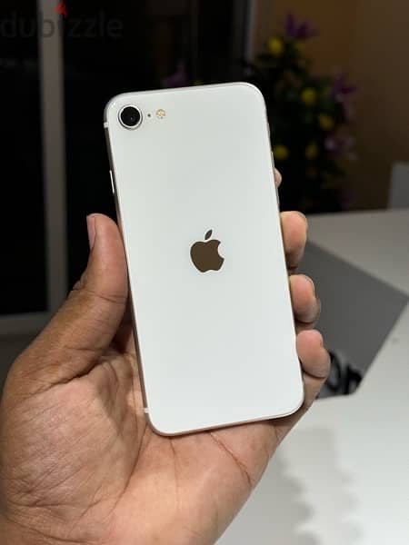 iphone se 64 GB very clean condition 1