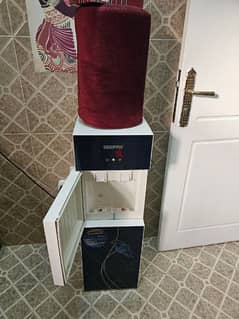 Water Dispenser For Urgent Sale