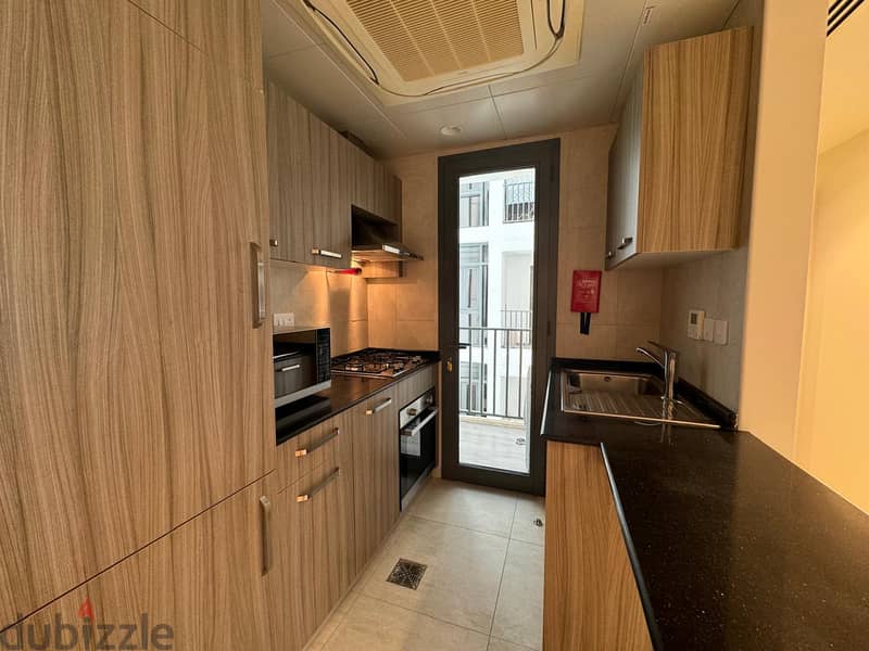 1 BR Impressive Apartment in Muscat Hills 6