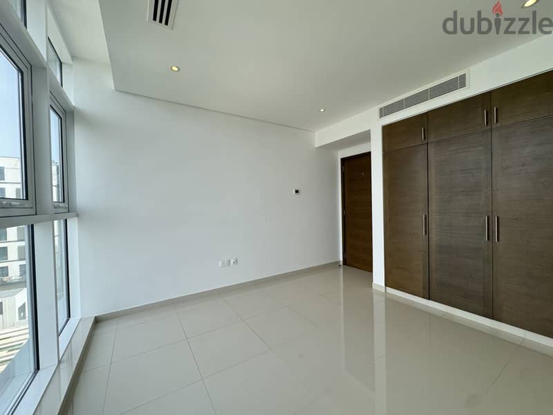 2 BR Wonderful Apartment - Al Mouj with Shared Pool & Gym 4