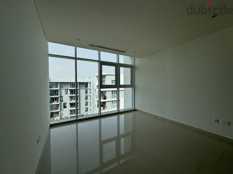 2 BR Wonderful Apartment - Al Mouj with Shared Pool & Gym 5