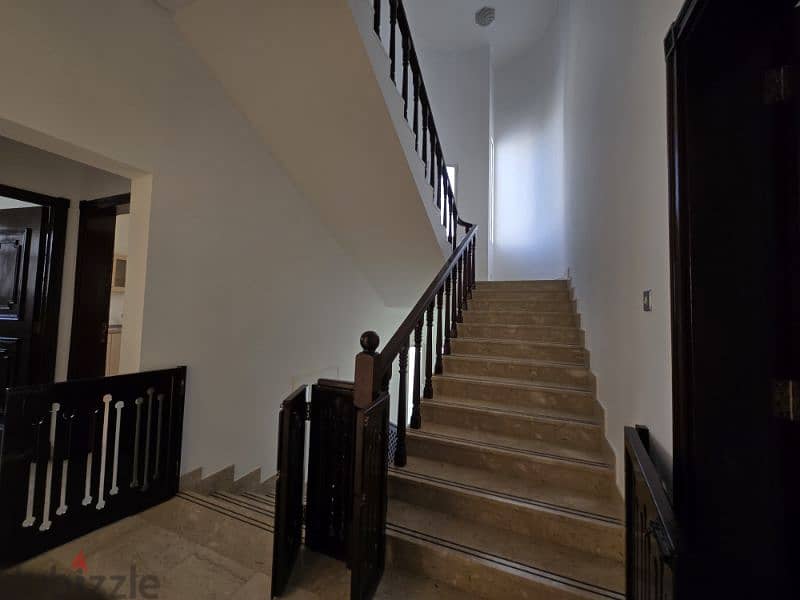 6BR + 2 spacious villa At shati qurum 7