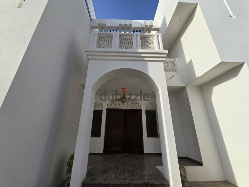 6BR + 2 spacious villa At shati qurum 10