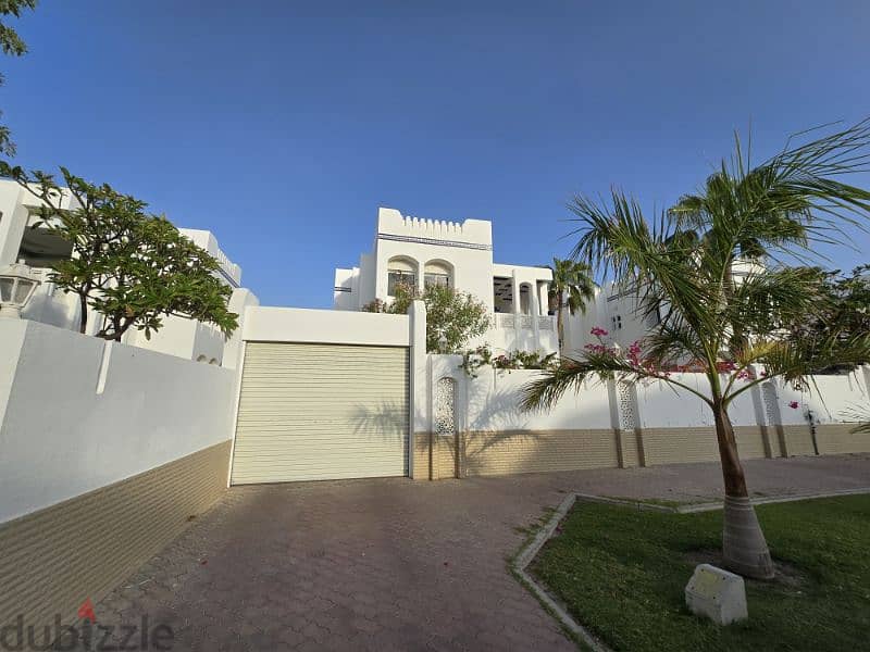 6BR + 2 spacious villa At shati qurum 12